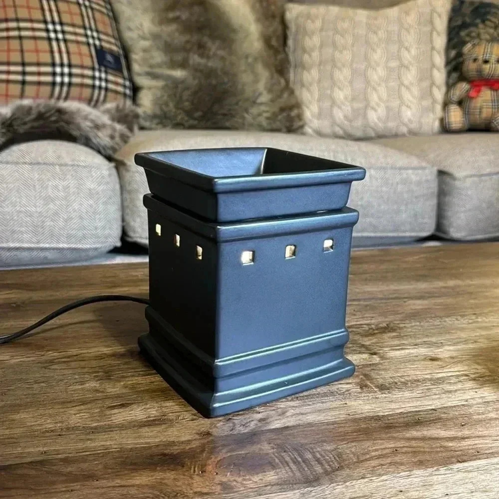 2 PC! Scentsy Home Authentic Full Size Wax Melt Warmer Plug In & NWT Scent Bar